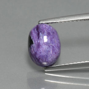 Charoíta violeta natural 2,72ct, corte oval, opaco