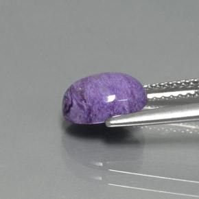 Charoíta violeta natural 1,88ct, corte oval, opaco