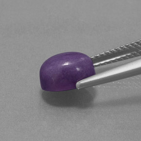 Charoíta violeta natural 1,84ct, corte oval, opaco
