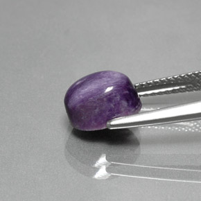Charoíta violeta natural 2,51ct, corte oval, opaco