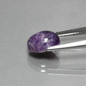 Charoíta violeta natural 1,84ct, corte oval, opaco