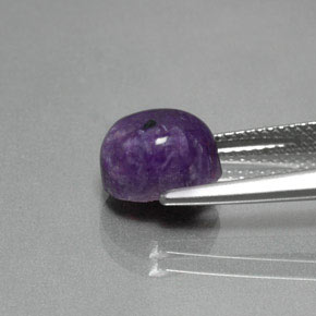 Charoíta violeta natural 2,80ct, corte oval, opaco
