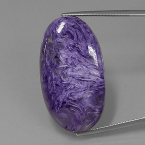 Charoíta violeta natural 41,37ct, corte oval, opaco