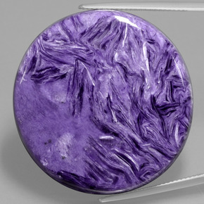 Charoíta violeta natural 77,96ct, corte redondo, opaco