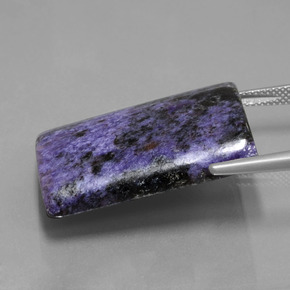 Charoíta violeta natural 44,70ct, baguete, opaco
