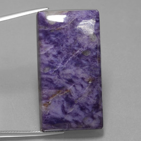 Charoíta violeta natural 67,35ct, baguete, opaco