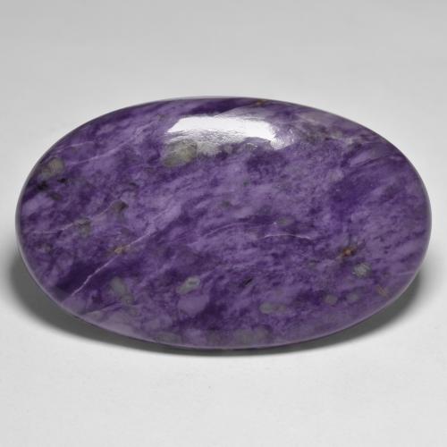 Charoíta violeta natural 72,93ct, corte oval, opaco