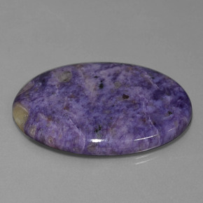Charoíta violeta natural 83,59ct, corte oval, opaco