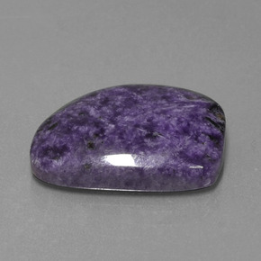 Charoíta violeta natural 17,13ct, forma extravagante, opaco