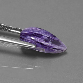 Charoíta violeta natural 4,07ct, formato de pêra, opaco