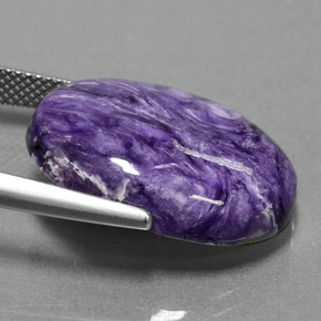 Charoíta violeta natural 15,67ct, corte oval, opaco