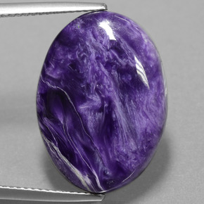 Charoíta violeta natural 13,36ct, corte oval, opaco