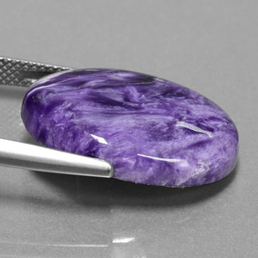 Charoíta violeta natural 13,36ct, corte oval, opaco