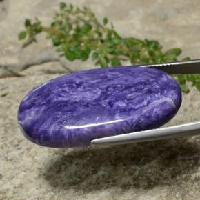 Charoíta violeta natural 35,71ct, corte oval, opaco
