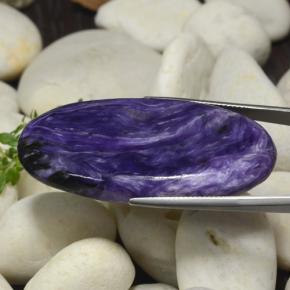 Charoíta violeta natural 58,79ct, corte oval, opaco