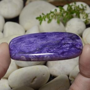 Charoíta violeta natural 43,82ct, almofada cortada, opaco
