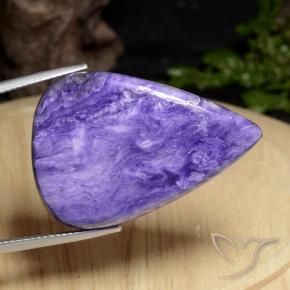 Charoíta violeta natural 31,11ct, formato de pêra, opaco