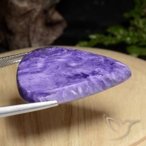 Charoíta violeta natural 31,11ct, formato de pêra, opaco