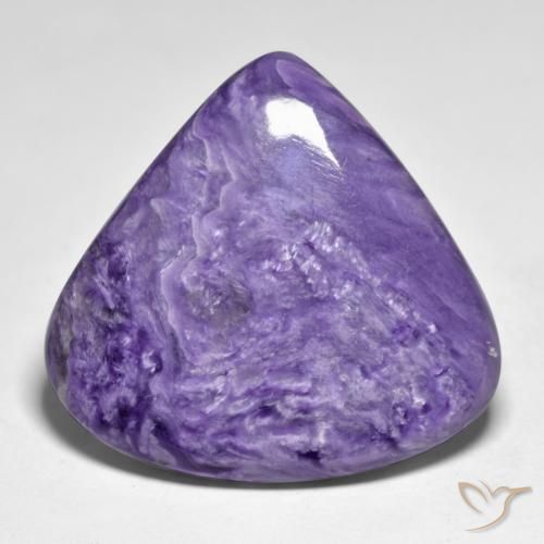 Charoíta violeta natural 51,09ct, formato de pêra, opaco