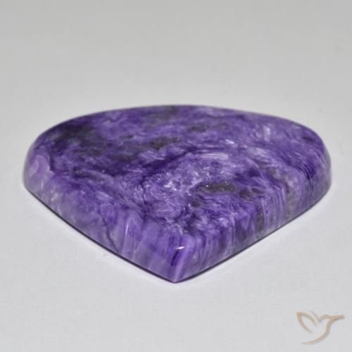 Charoíta violeta natural 40,66ct, formato de pêra, opaco