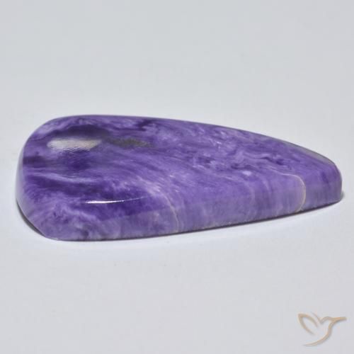 Charoíta violeta natural 25,37ct, formato de pêra, opaco