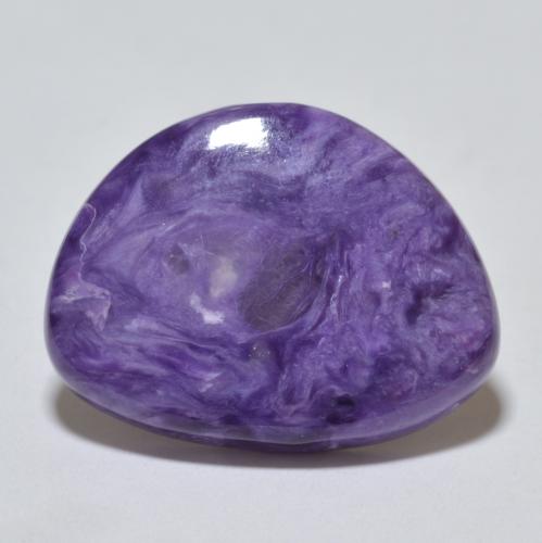 Charoíta violeta natural 9,66ct, forma extravagante, opaco