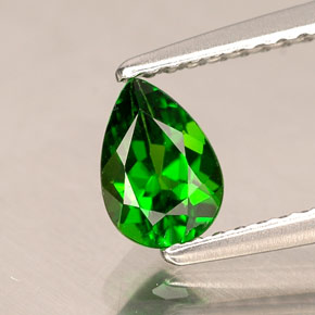 Diopsídio de cromo verde natural 0,69ct, formato de pêra, VVS-VS