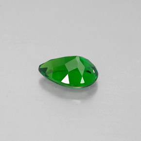 Diopsídio de cromo verde natural 0,64ct, formato de pêra, VVS-VS