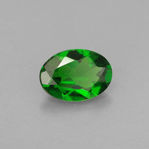 Diopsídio de Cromo Verde Natural 0.74ct, Corte Oval, VS