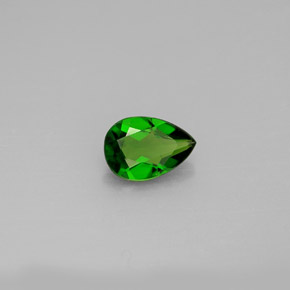 Diopsídio de cromo verde natural 0,66ct, formato de pêra, VVS-VS