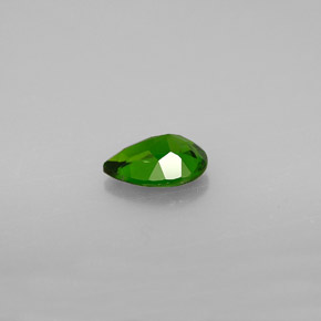 Diopsídio de cromo verde natural 0,69ct, formato de pêra, VS