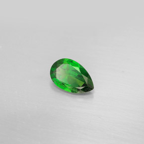 Diopsídio de cromo verde natural 0,77ct, formato de pêra, VS