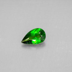 Diopsídio de cromo verde natural 0,68ct, formato de pêra, VS