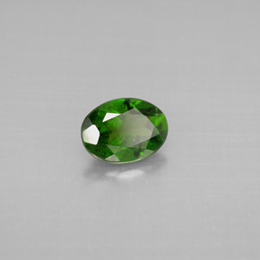 Diopsídio de Cromo Verde Natural 0.83ct, Corte Oval, VS-SI