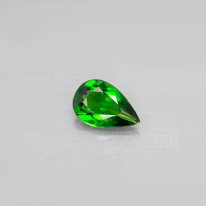 Diopsídio de cromo verde natural 0,68ct, formato de pêra, VVS-VS