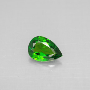 Diopsídio de cromo verde natural 0,60ct, formato de pêra, VS
