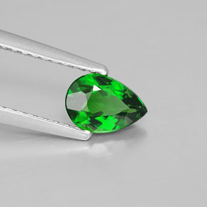 Diopsídio de cromo verde natural 0,55ct, formato de pêra, VVS-VS
