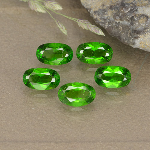 Pedras preciosas de diopsídio de cromo verde natural de 1,37 ct, corte oval, VS