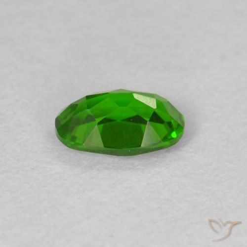 diopsídio de cromo Verde escuro Natural 0.52ct, oval, VVS-VS