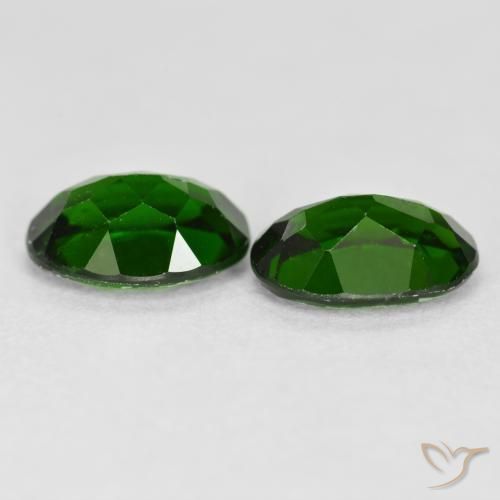 Pedras preciosas de diopsídio de cromo Verde floresta natural de 1.70 ct, oval, VS