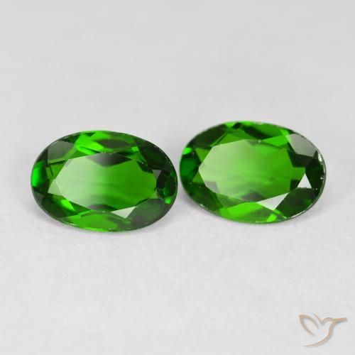 Pedras preciosas de diopsídio de cromo Floresta Verde Brilhante natural de 1.35 ct, oval, VS