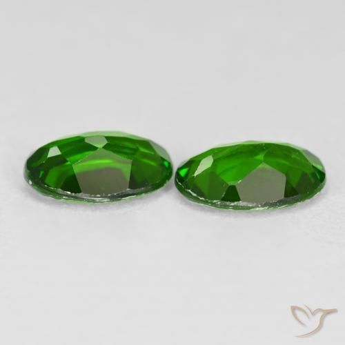 Pedras preciosas de diopsídio de cromo Floresta Verde Brilhante natural de 1.35 ct, oval, VS