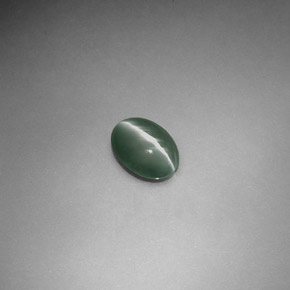 Chrysoberyl cat's eye verde natural 0,55ct, corte oval, translúcido