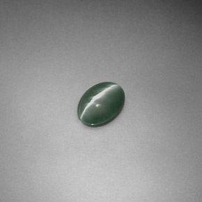 Chrysoberyl cat's eye verde natural 0,55ct, corte oval, translúcido