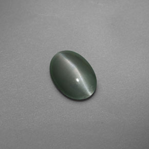 Chrysoberyl cat's eye verde natural 0,59ct, corte oval, translúcido