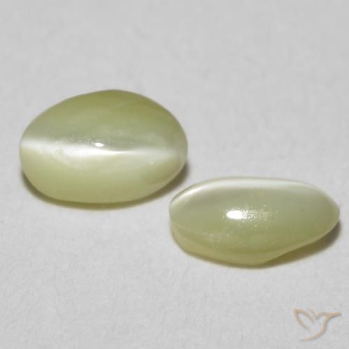 Pedras preciosas de Crisoberilo Olho de Gato Luz amarela natural de 0.55 ct, oval, Translúcido