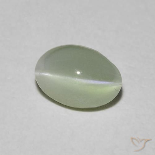 Chrysoberyl cat's eye verde natural 0,90ct, corte oval, translúcido
