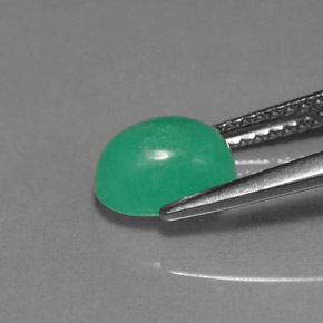 Crisoprásio verde natural 1,67ct, corte oval, translúcido