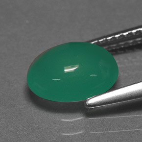 Crisoprásio verde natural 1,67ct, corte oval, translúcido