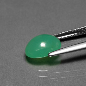 Crisoprásio verde natural 1,90ct, corte oval, translúcido
